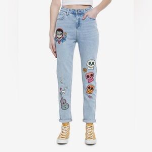 DISNEY PIXAR High Waist Mom Jeans Coco Skull Día de Los Muertos Light Wash J-11